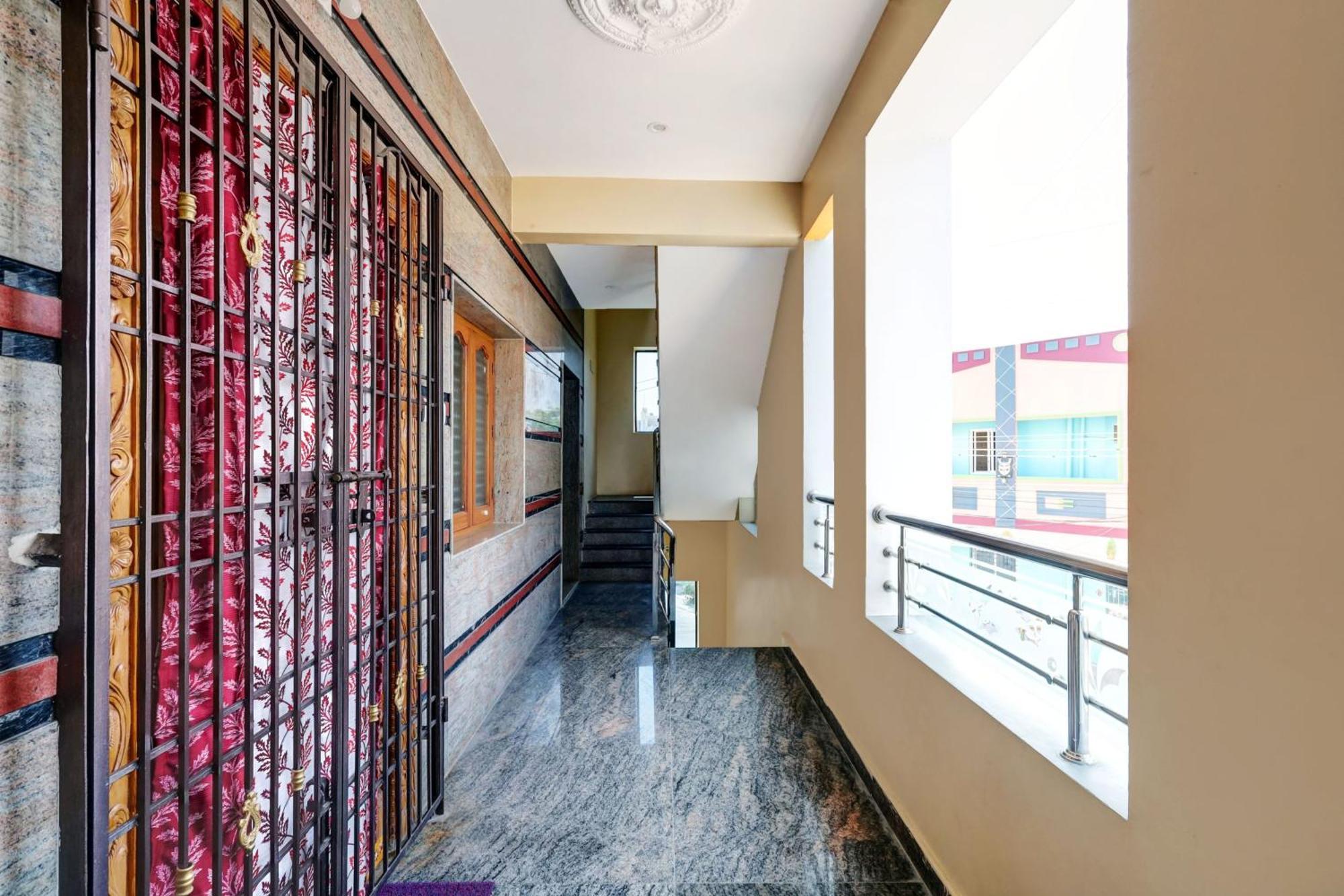 Sri Sakthi Home Stay - Beyond The Expectations- 10 To 15 Minutes Drive From Railway Station And Bus Station 蒂鲁帕蒂 外观 照片